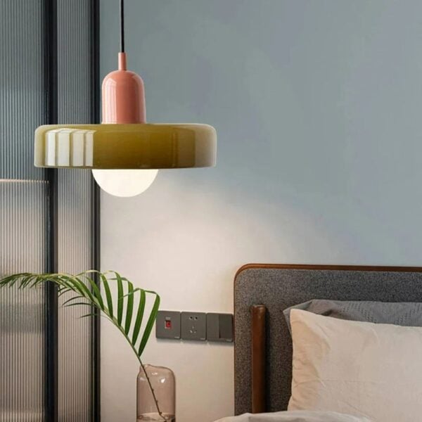 Suspension design minimaliste en verre