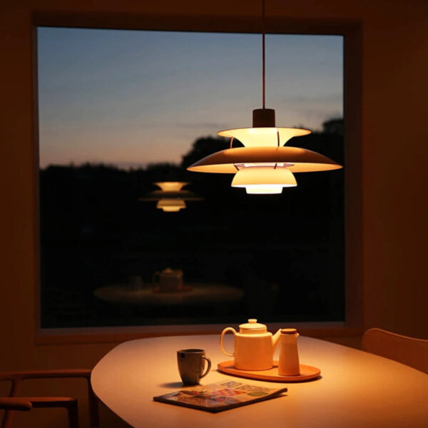 suspension scandinave en forme de parapluie