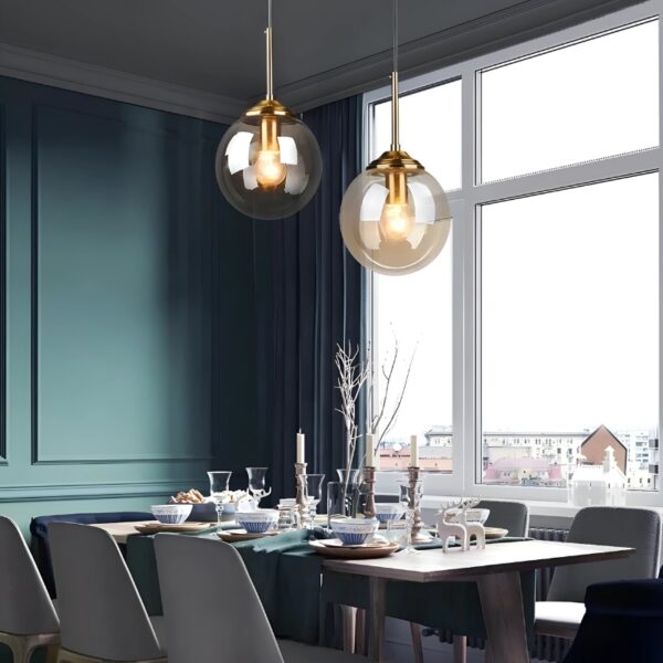 Plafonnier_spherique_en_verre_au_design_sobre_et_moderne_5