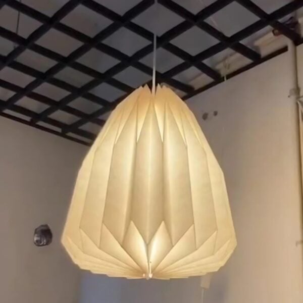 Plafonnier_suspendu_au_style_origami_moderne_2