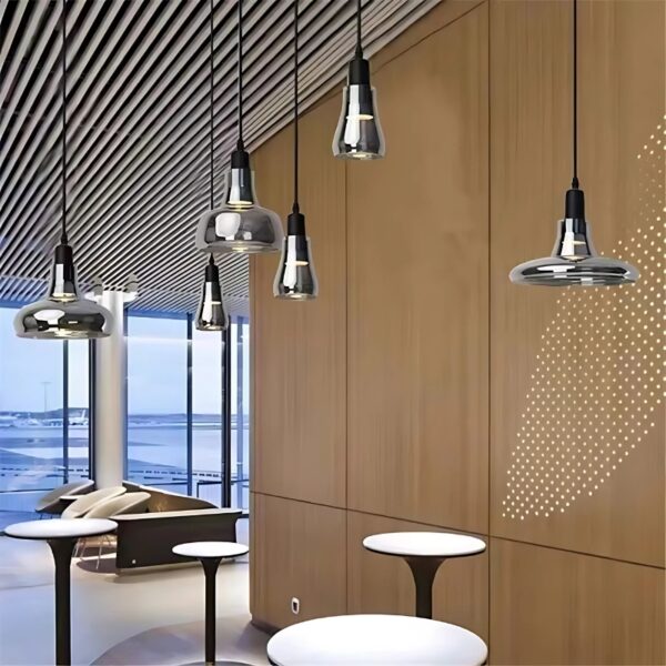 Plafonnier-lampe en verre au design nordique