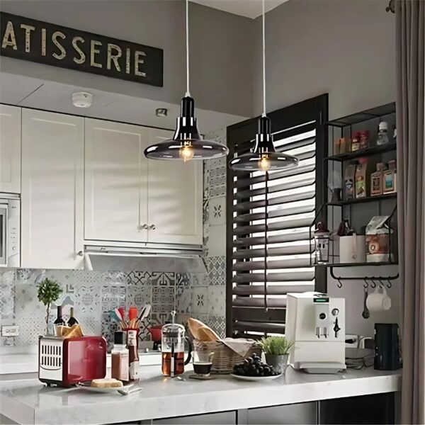 Plafonnier-lampe en verre au design nordique
